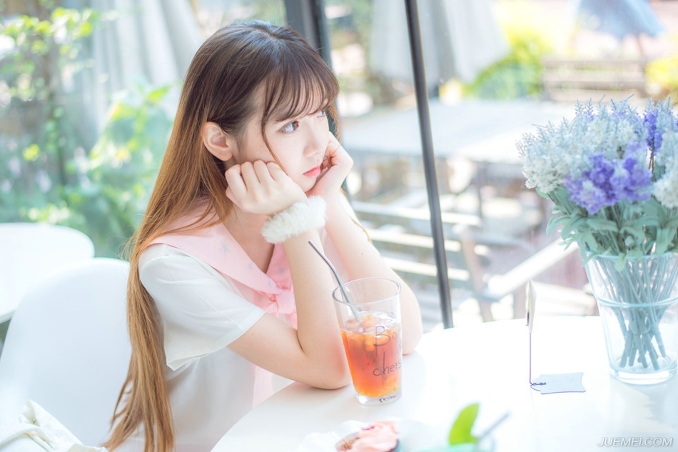 如果爱情不落到--洗衣做饭数钱带孩子这些零散的小事上，是不容易长久的。——三毛《随想》